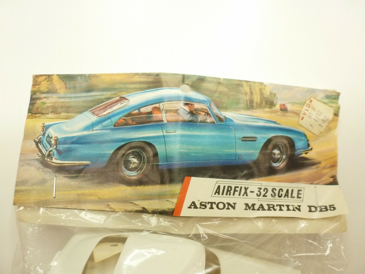 エアフィックス　アストンマーチンDB5 1/32 1/32 アストン マーチン DB5 (シルバー) | HLJ.co.jp