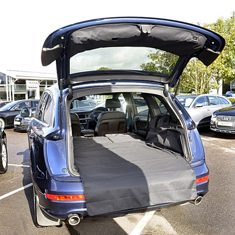 UK Custom Covers Materassino Portabagagli Impermeabile Per Audi Q3 (dal 2011, Pavimento Rialzato) - Nero Trapuntato Su Misura