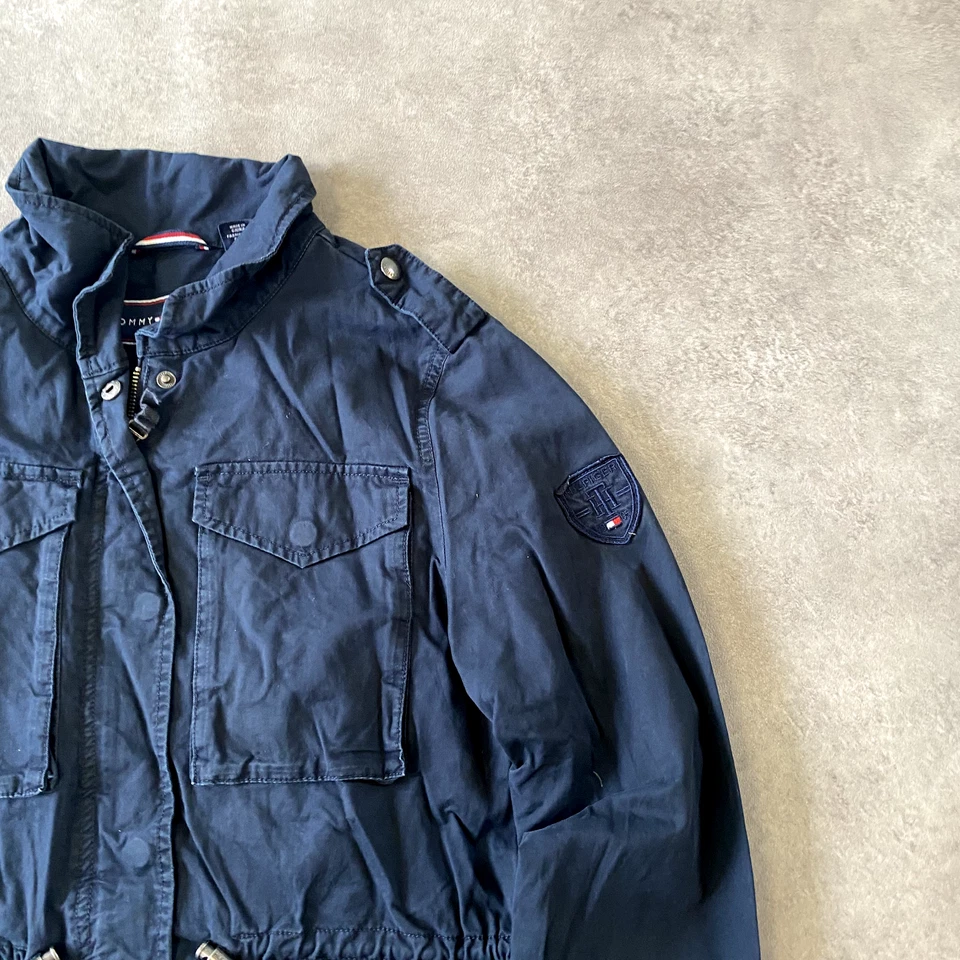 Jaqueta Tommy Hilfiger Feminina Média Zíper Completo Utilitário Casaco Militar, Azul Marinho - Imagem 2 de 4