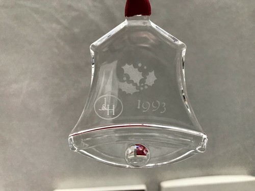 Orrefors Crystal 1993 Christmas Ornament Bell Engraved with J & H Initials - Picture 2 of 9