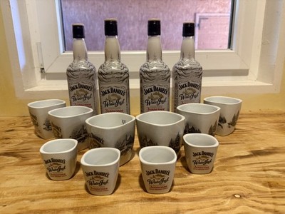 Jack Daniels 4x Winter Jack + 6 Tassen und 4 Shots