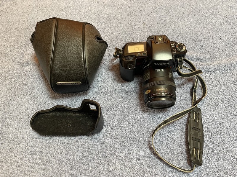 Canon EOS Elan With EF 35-105 Lens and Case
