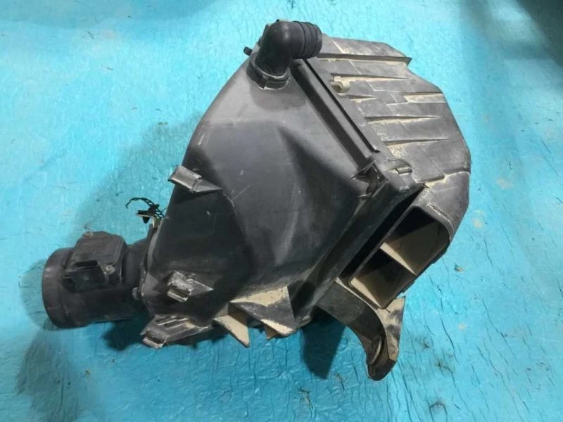 00 01 02 Audi A6 Quattro Wagon 2.8L USADO Purificador de Aire Caja Carcasa Foto 2 de 4