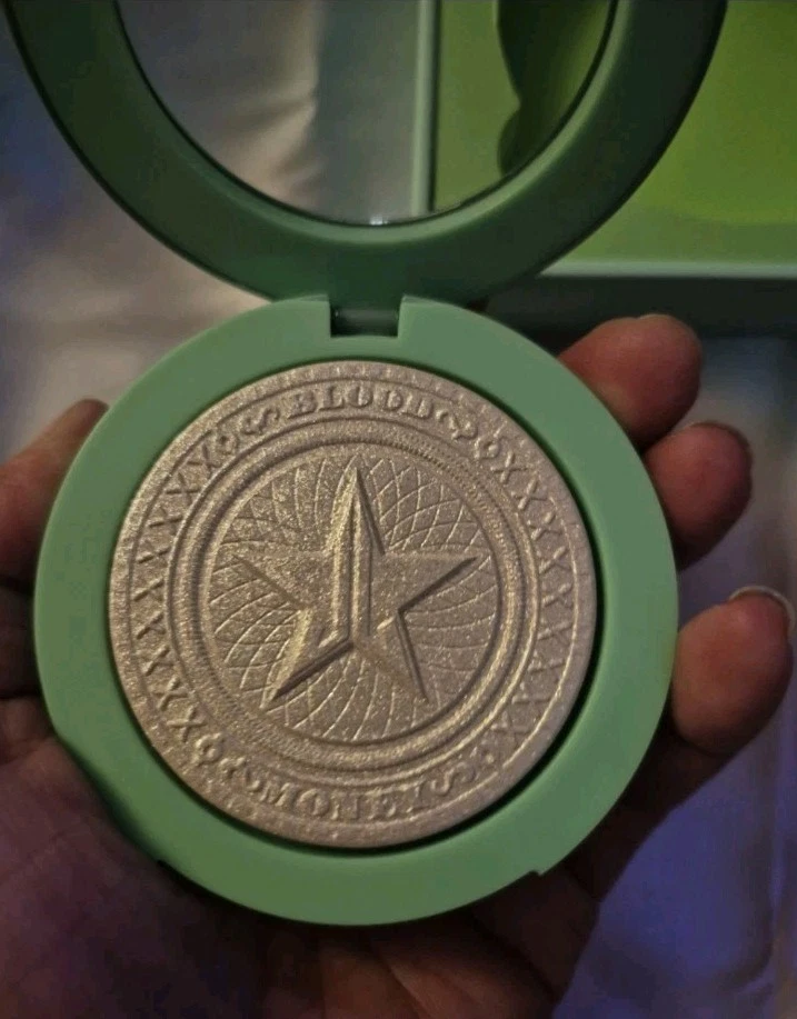 JEFFREE STAR COSMETICS EXTREME FROST DESTAQUE PÓ STRIPPER MAGIC... - Imagem 3 de 4