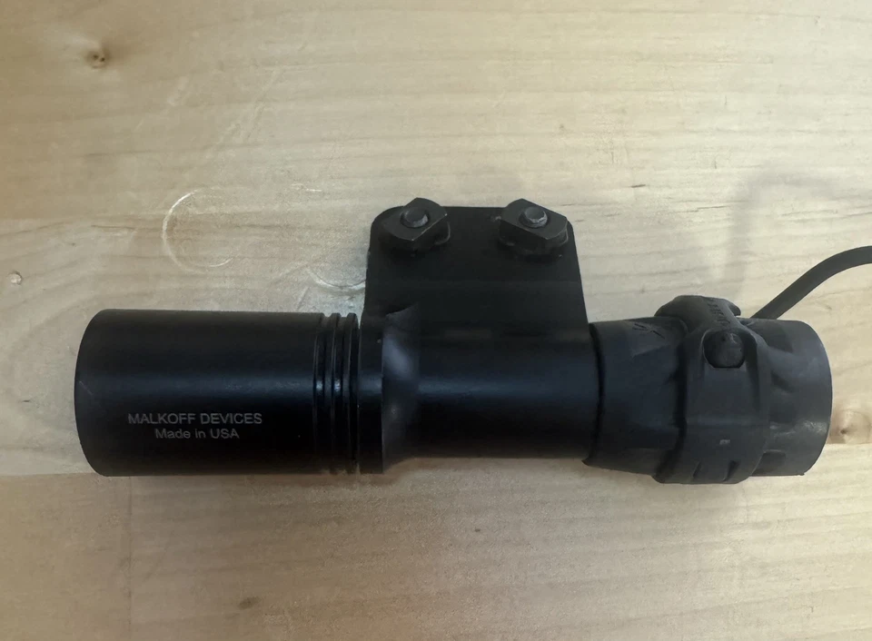 Malkoff E1HTV2 Cabezal Noveske Cuerpo Unidad Tapa Gas y Mod Botón Lite Linterna Foto 2 de 4