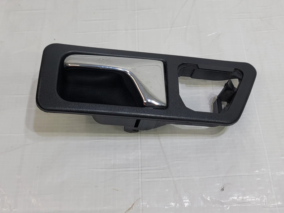 Manija interior de la puerta del conductor izquierdo Mercedes-Benz 190D LH 1985-1989 OEM 2017660164 Foto 3 de 4