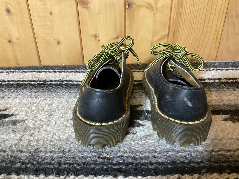 Dr. Martens The Original Black Leather Shoes Made in England Children Size 7 - Image 4 of 4