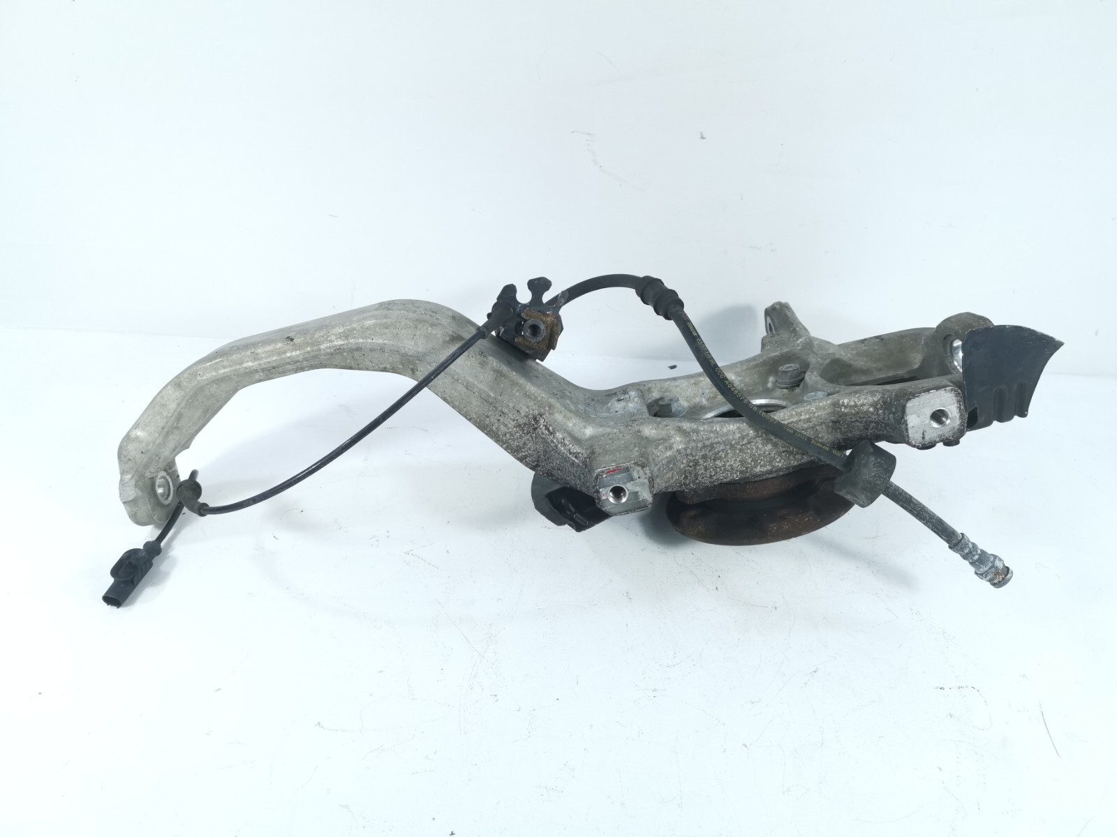 17-20 MASERATI Levante FRONT RIGHT PASSENGER SIDE SPINDLE KNUCKLE HUB 670034831