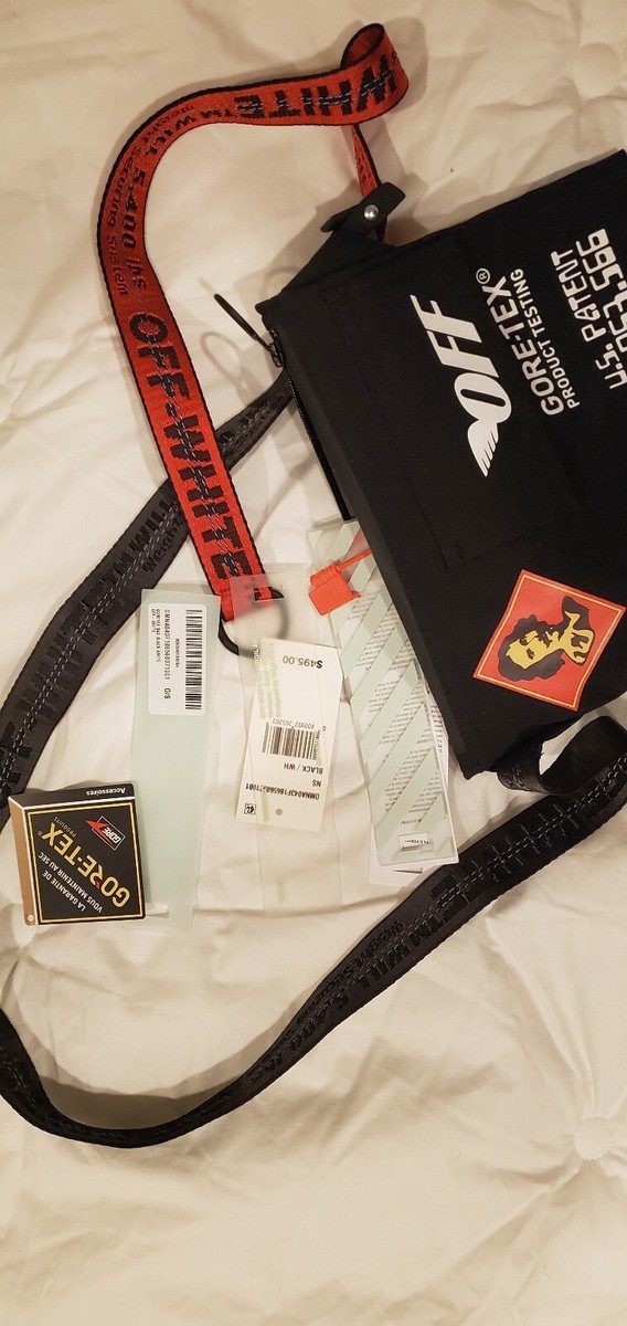 バッグ OFF-WHITE GORE-TEX Pocket Logo Strap Bag off-white-gore-tex-bags-tw.jpg
