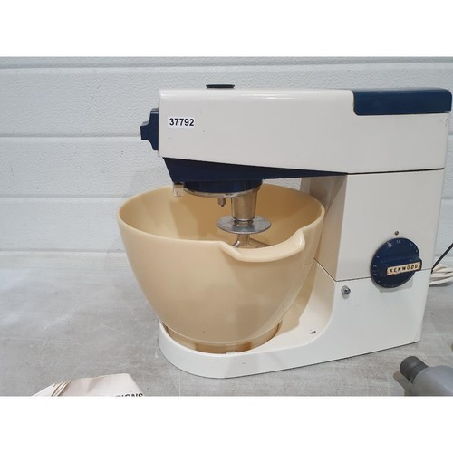 Kenwood Chef A701A Mixer da appoggio bianco blu con cavo 450W con attacco tritatutto A720 - Foto 2 di 22
