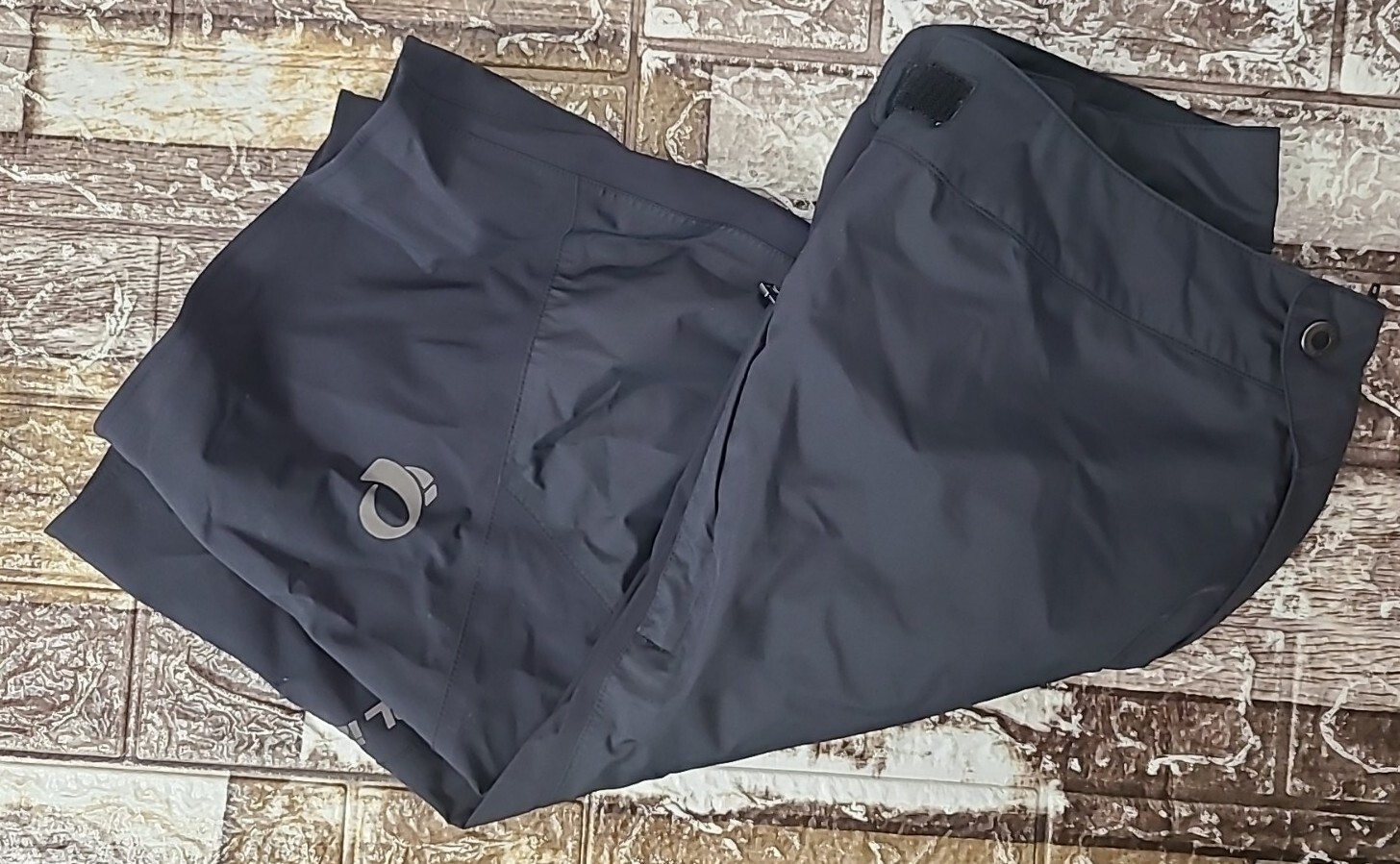 Pearl Izumi Mens Cycling Shorts Black Loose Fitting Moisture Wick Size 32