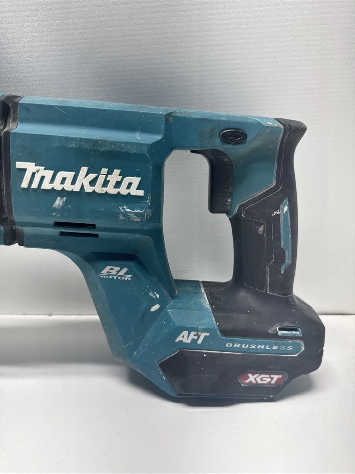 Makita XGT 40V GRH07 Max Cordless Rotary Hammer, Anti-Vibration Technology - Image 2 of 4