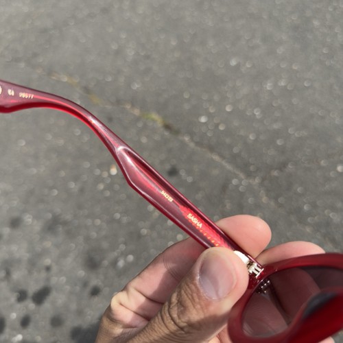Occhiali da sole donna KREWE SASHA rosso ciliegia occhio di gatto $335 vendita al dettaglio come nuovi ⭐️ - Foto 8 di 15