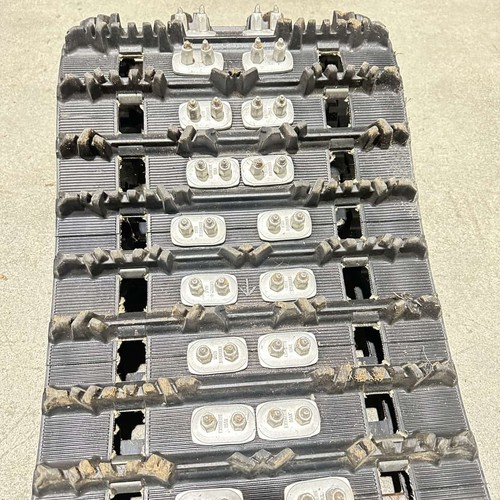 2.52 Pitch Ripsaw Track 121 x 1.25 15 wide - 2002 POLARIS 600 XC - Picture 11 of 12