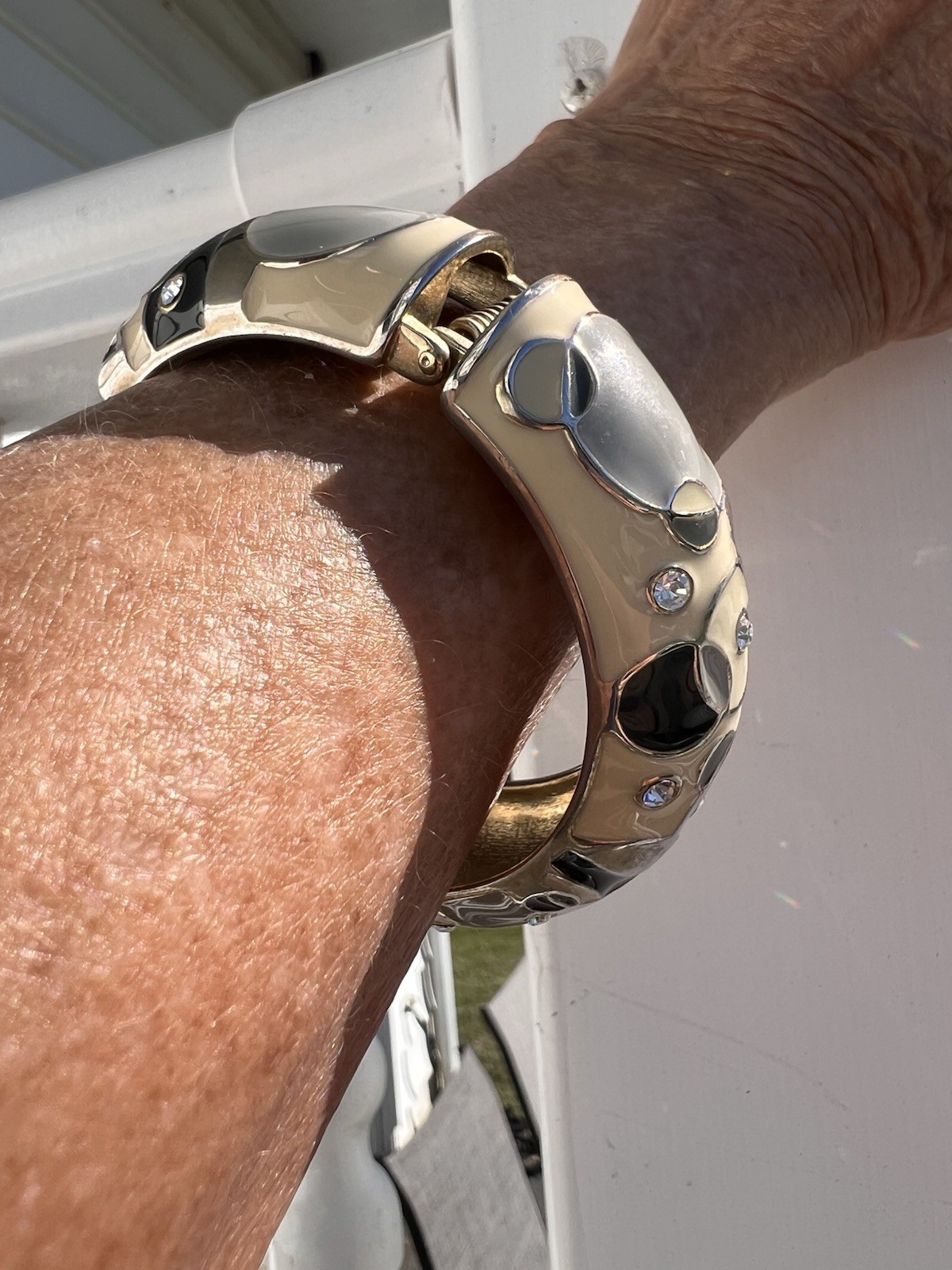 SIGNED 🔑Signed SEQUIN ENAMELED Modern CRYSTAL Ab… - image 1