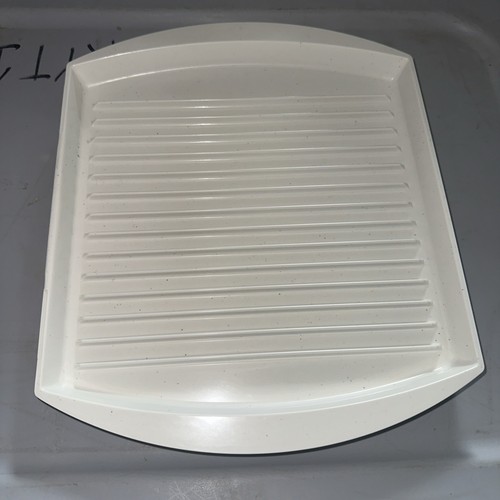 Miracle Ware by Progressive Microwavable Bacon Tray W/ Vented Lid - Picture 2 of 3
