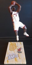 MCFARLANE NBA ACTION FIGURE MIAMI HEAT LEBRON JAMES 6 2010 NO LAKERS 