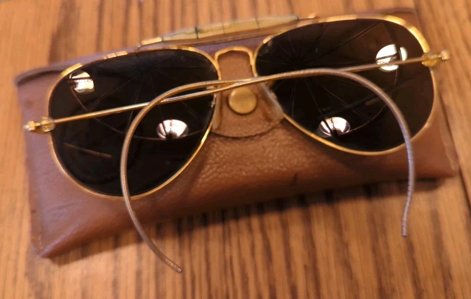 Vintage B&L Ray Ban USA Shooter Wrap-Around Sunglasses Gold Frames & Case - Image 4 of 4