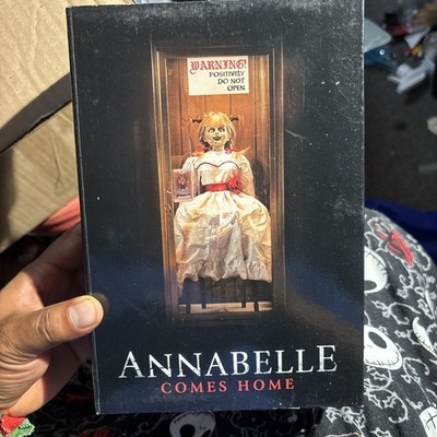 Annabelle Comes Home Action Figure Annabelle Boxed w/ Alternate Head