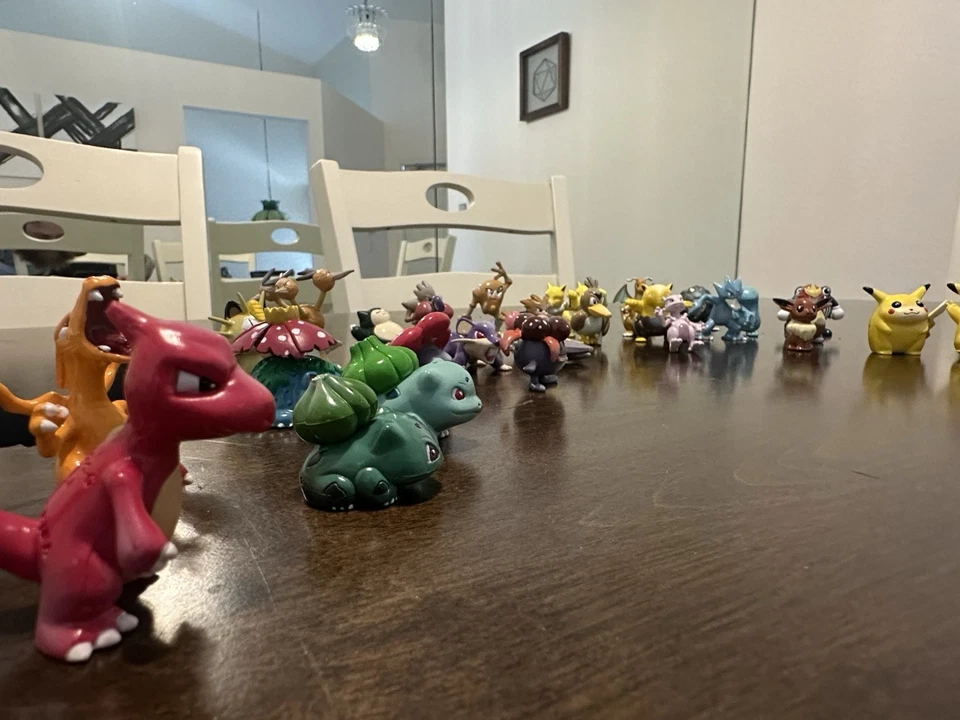 Vintage Pokémon Tomy Figures 29 Pieces w/ Vintage Pokemon Tin Lunchbox - Image 2 of 4