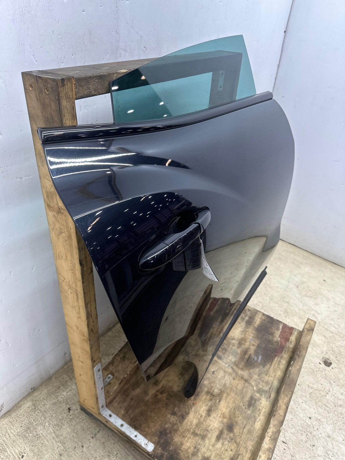 2017-2020 MASERATI LEVANTE M161 OEM REAR RIGHT DOOR ASSEMBLY| NERO RIBELLE (815)