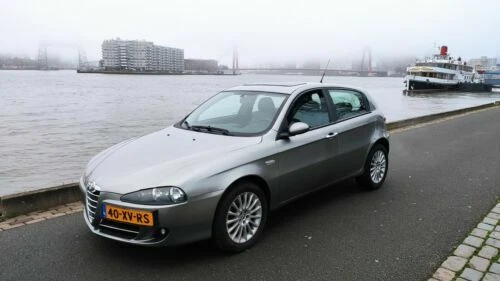 Automobile Benzin Manuell Klimaautomatik