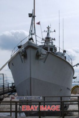FOTO HMS WILTON DER WELTWEIT ERSTE PLASTIK-MINENSUCHER. GEBAUT 1972 UND JETZT SERV