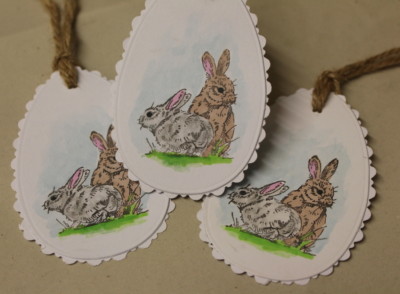 Handgefertigte weiße Osterhasenanhänger - 10er Set