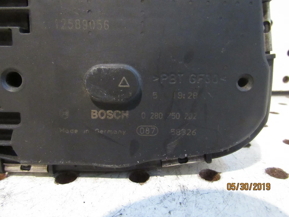 Cadillac STS 2006 06 conjunto de carrocería del acelerador THB kilometraje desconocido OEM Foto 4 de 4