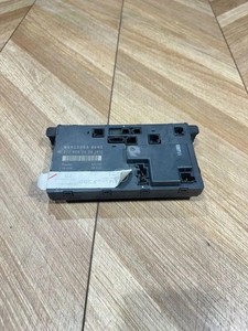 MERCEDES-BENZ E W211 Türsteuergerät hinten links 2118207526 2.99 34576247