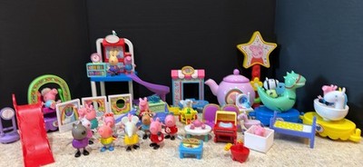 Peppa Pig Toy Lot   Figures + Playsets-18 characters and various pieces