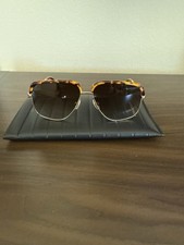 Victoria Beckham VB201S-716 gold and tortoise gradient sunglasses