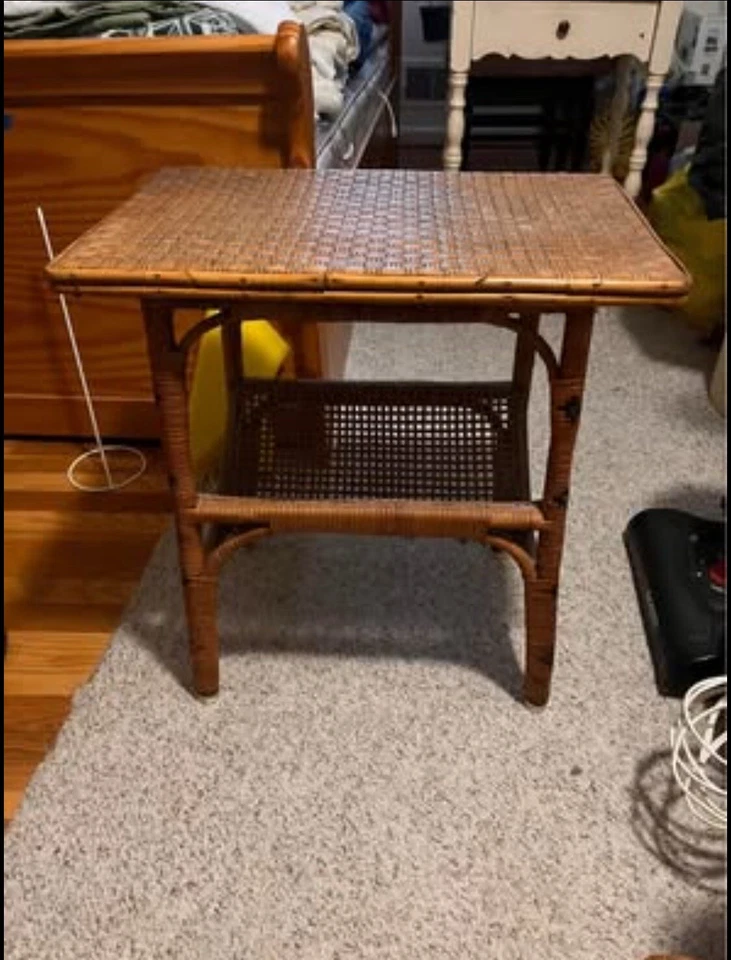 Mesa auxiliar cargador bambú JF Kennedy de colección Carolina Rocker P&P Chair Co " Foto 2 de 3