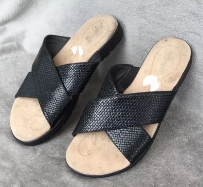 bear trap sandals black