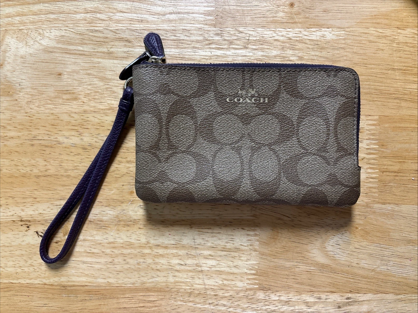 Portafoglio COACH Signature Wristlet Khaki Melanzana Doppia Zip Ottime Condizioni