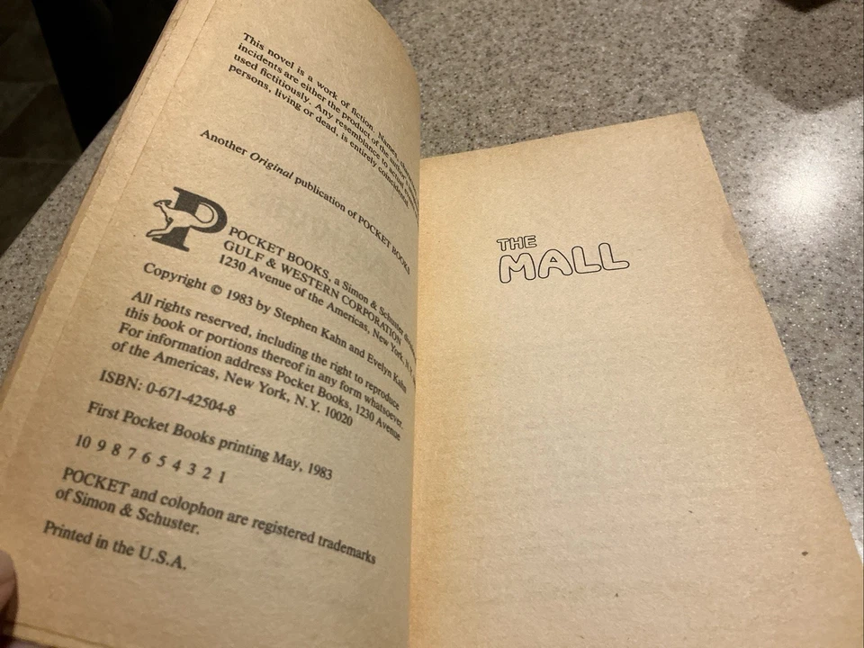 VTG 1983 Horror “The Mall” by Steve Kahn 1st Pocket Books Printing Paperback - Image 4 of 4