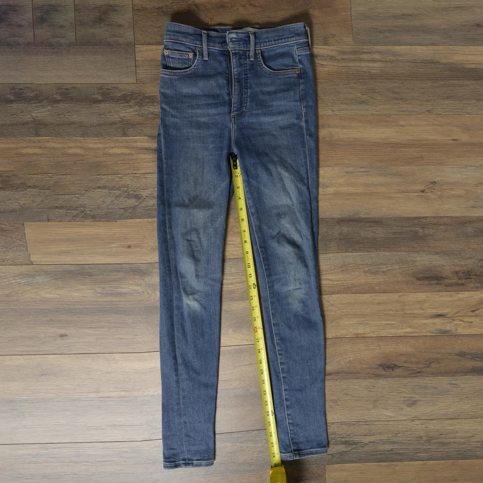 Pantalones de mezclilla para mujer Denim Forum 25 The Lola tiro alto ajustados azul medio Foto 4 de 4