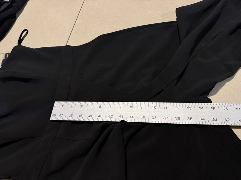 Новый без ценников комбинезон White House Black Market черный без бретелек с разделенными штанинами размер 8 - Изображение 4 из 4