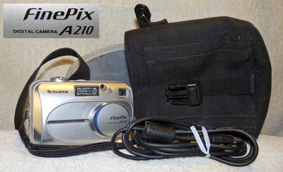 Fuji FinePix A210 digital Kamera - 3.2 MPix - 3.2 x zoom - Retro Sammler Rarität
