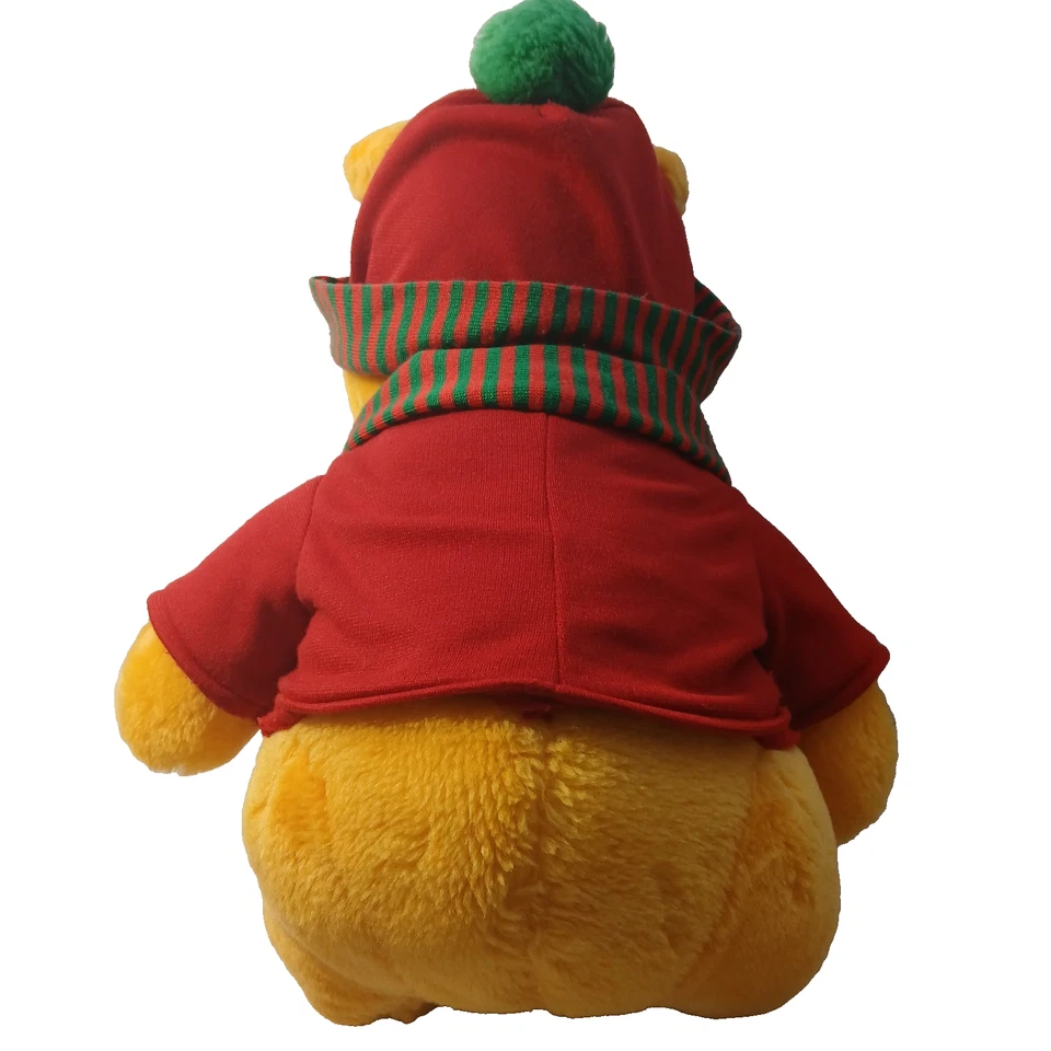 Muñeca de juguete de peluche Mattel Winnie the Pooh con bufanda navideña Foto 2 de 3