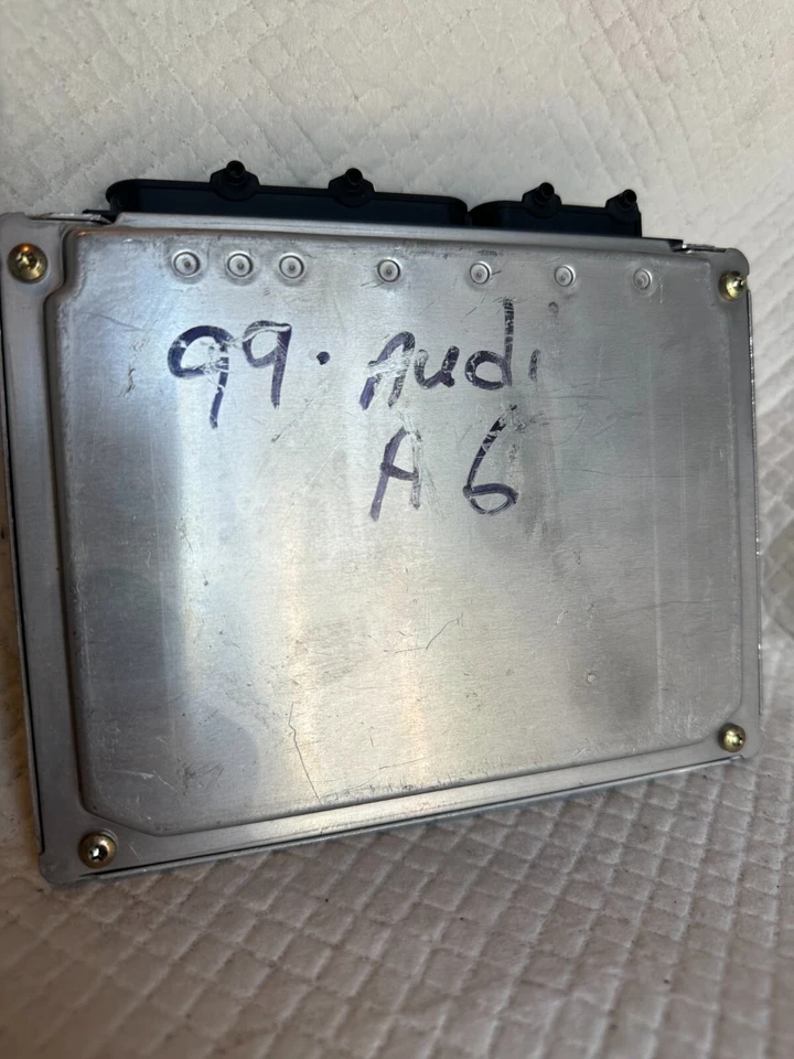 AUDI A6 1999 ordenador cerebro motor control ecu módulo ecm 4D0 907 551 AH (AA 241 Foto 3 de 4