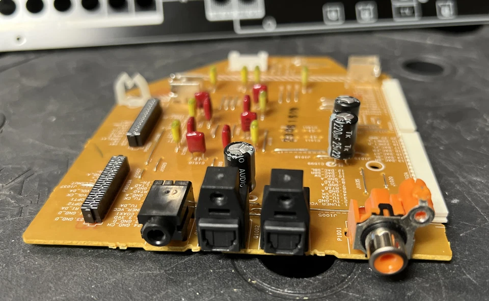 Onkyo TX-NR646 Optical Input Board / Coaxial Input - Image 2 of 4