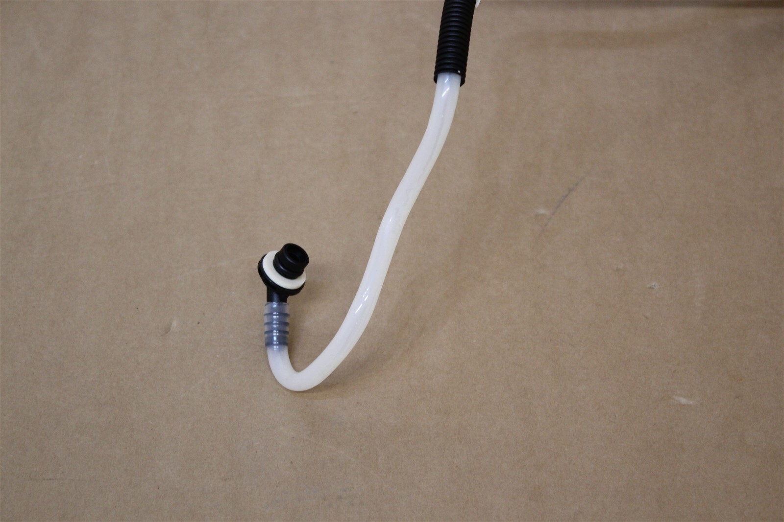 Genuine Mercedes-Benz Om613 Plastic Fuel Pipe Pump to Control 