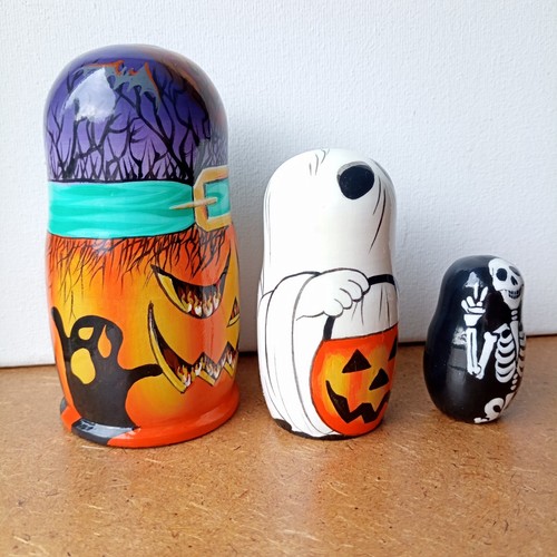 Halloween Nesting Dolls set of 3 hand-painted wooden dolls Halloween decorations - Picture 3 of 13