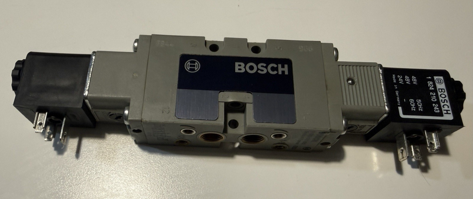 Bosch 0 820 022 602 Pneumatic 5/2 Double Solenoid Valve 1 824 210 243 NNB