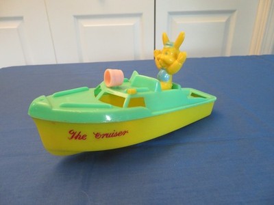 ROSBRO HARD PLASTIC Cabin CRUISER WITH BUNNY (RARE)