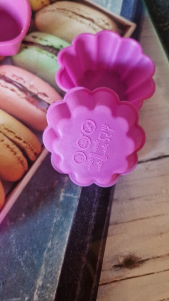 süsse Silikonbackformen 15 stk Herz&Blumen Beere/Lila - Bild 3 von 4