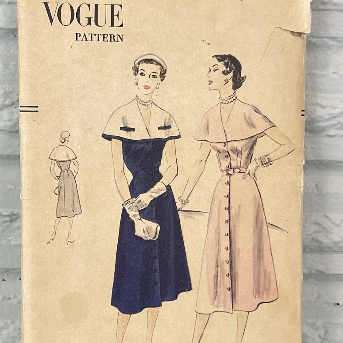 open lace back dress V1044 Vintage Vogue 1044