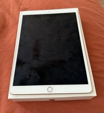 iPad Air Wi-Fi 64GB GOLD 10.7 IN Model A2152 In Original Box