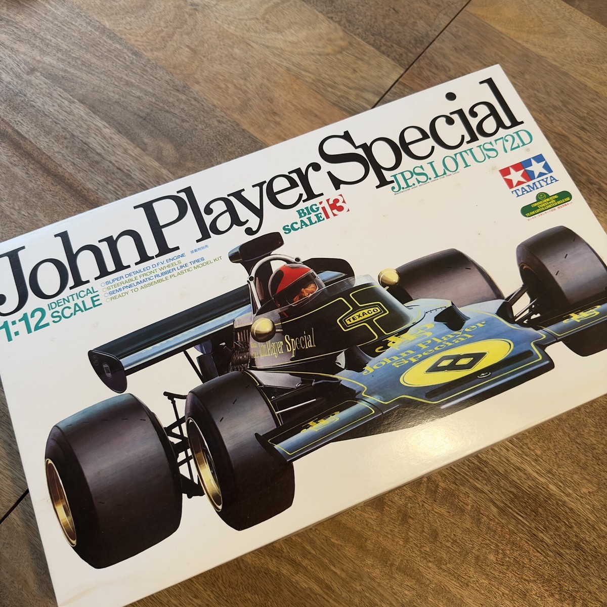 TAMIYA 1:12 John Player Special JPS LOTUS 72D F1 Big Scale Model